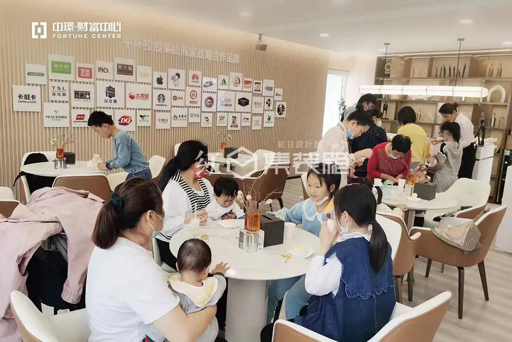 中环财富广场集装箱售楼部展厅设计施工